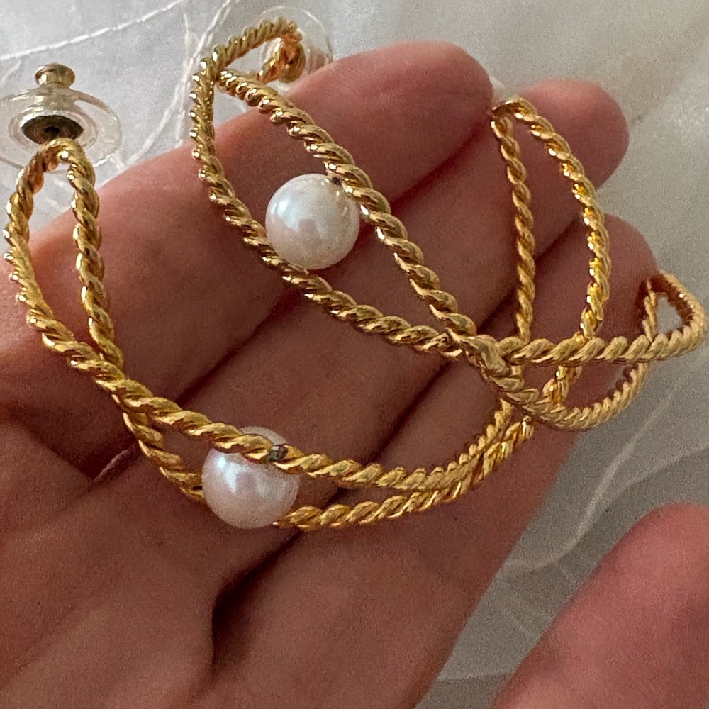 Vintage Avon Figure 8 Gold Rope Hoop 2" Earrings w/ Floating Pearl Accent NIB